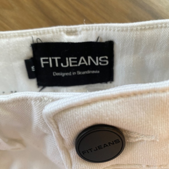 Fitjeans - Pastel Flared White - Picture 14 of 14
